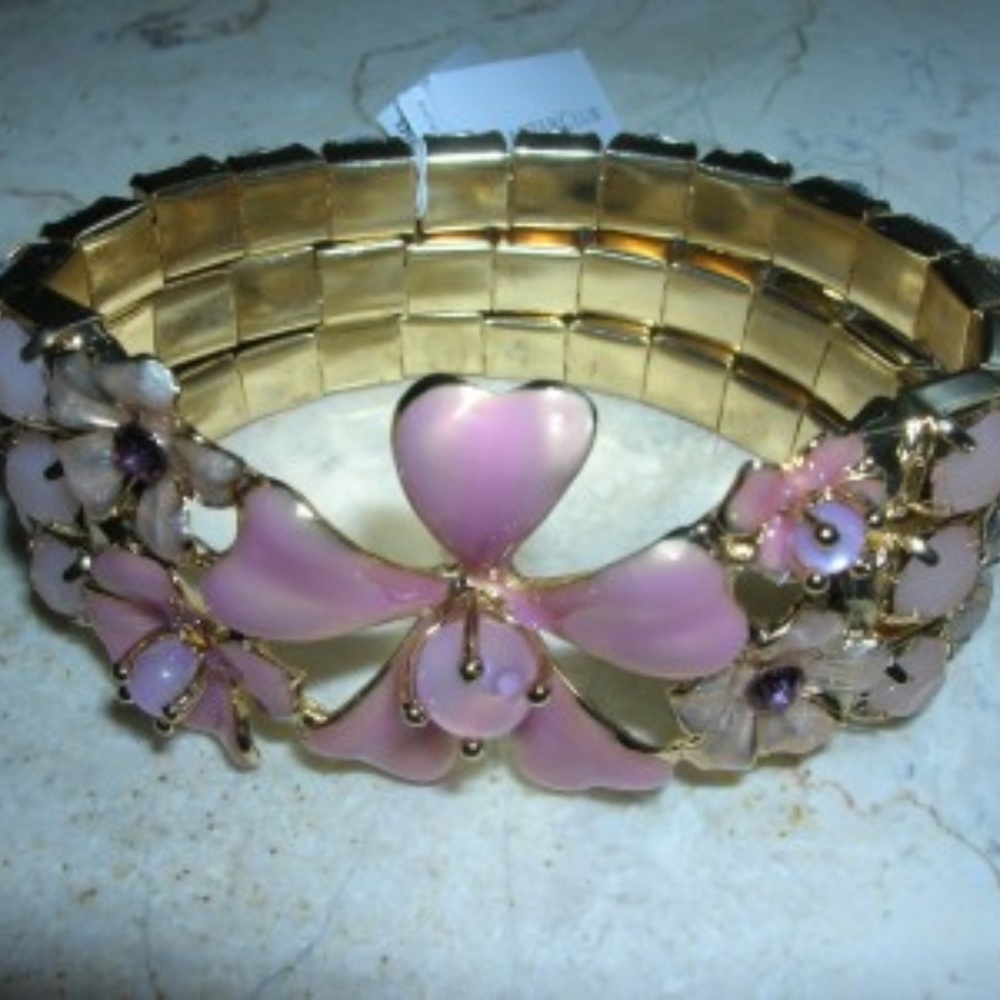 NWT MACY’S Enameled Stretch Floral Bracelet